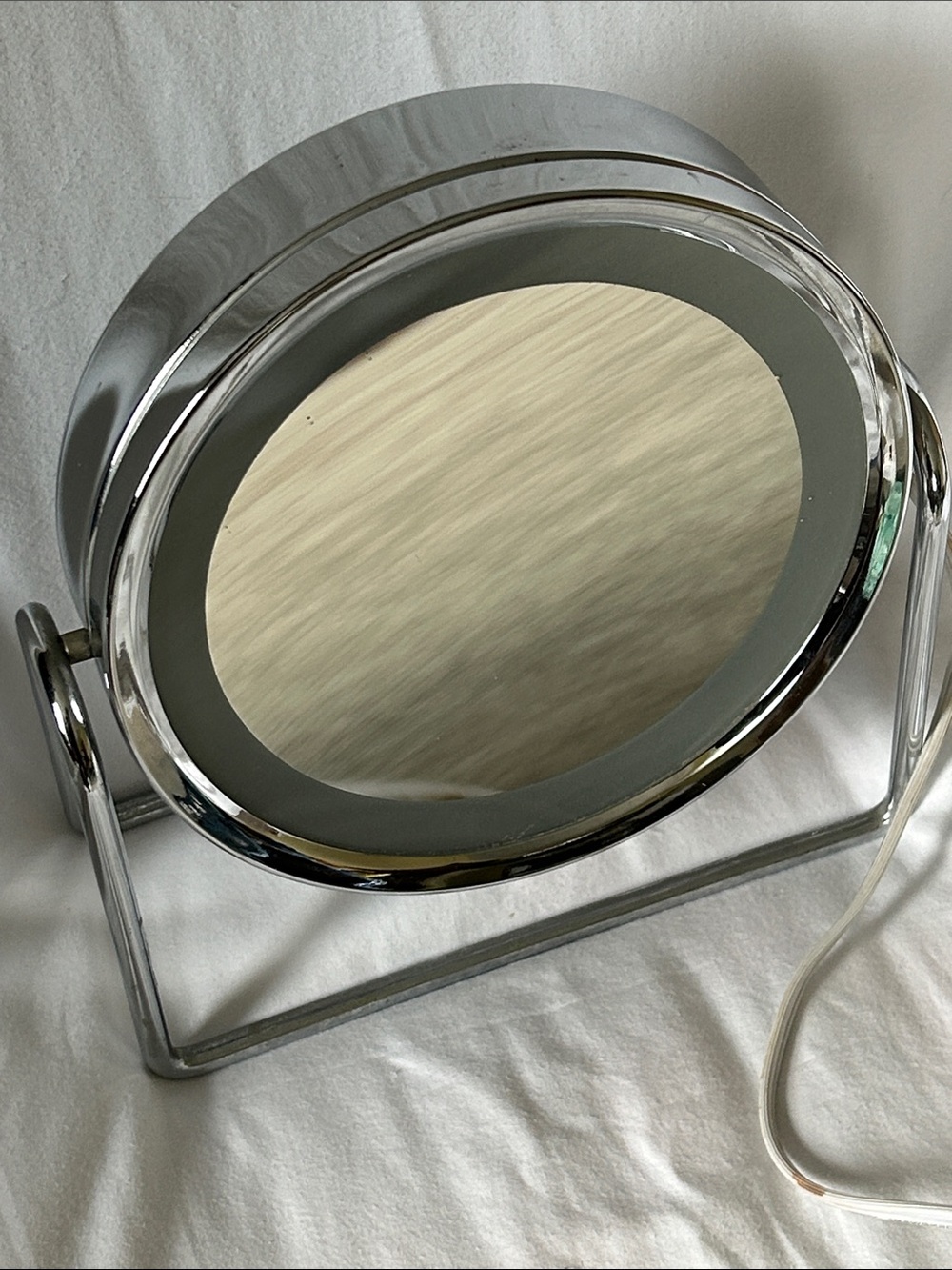 Chrome tabletop Lighted magnifying Vanity Mirror - Silver